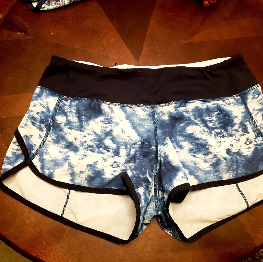 Lululemon Speed Shorts size 6